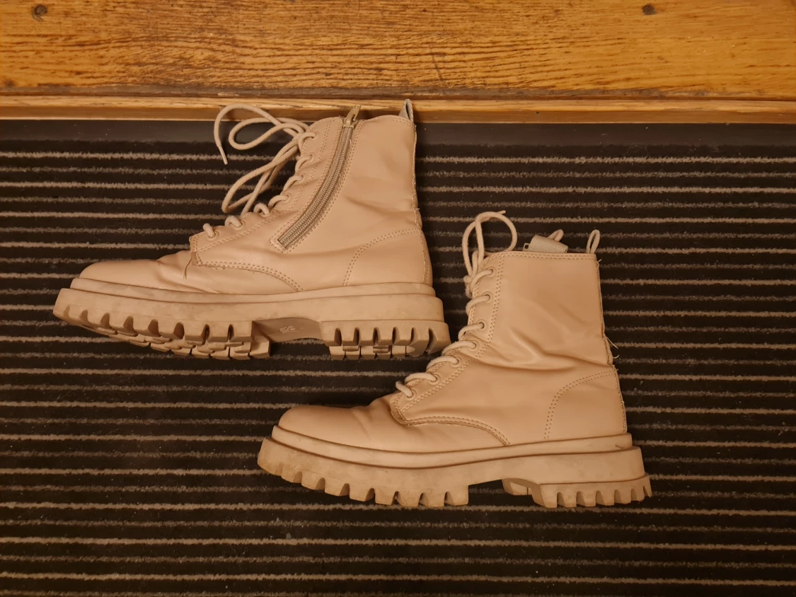 Kängor stl 37 från Zara  - 90