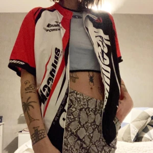 Bicicle tisha 90’s - Cool tisha som kan stängas med dragkedja. Superfint skick. Strl s. 