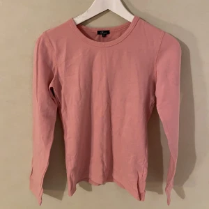 Topp Strl. S - Skön och stretchig. 