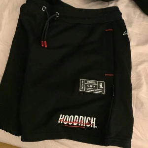 Shorts - Bra kvalitet. Använd endast en gång. För både tjejer och killar. 