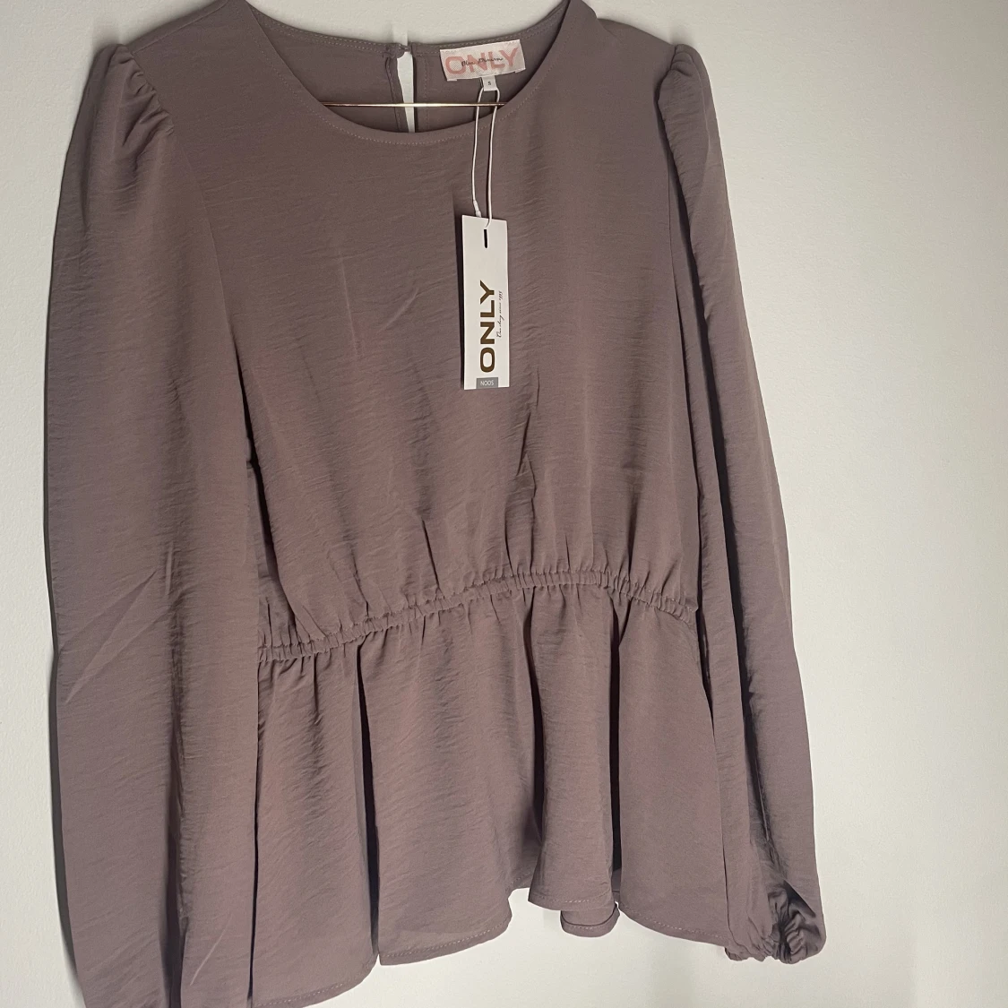 Oanvänd tröja från Only, strl S - 90