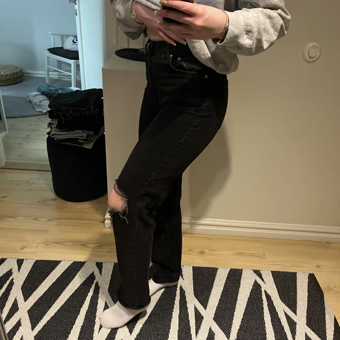 90’s svarta jeans med hål - 90