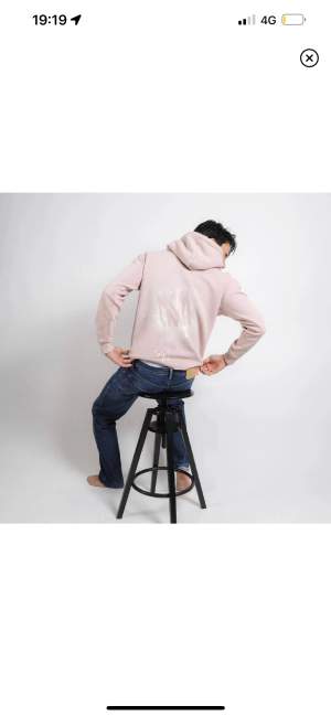MORE SIGNATURE HOODIE stl M En rosa cool hoodie med exklusiva more loggan som pepresenterar more uf rekommenderas att tvättas i 30 grader