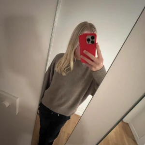 & other stories tröja  - Så fin tröja från & other stories💞fint skick då den endast är använd 1 gång! Säljer för 190