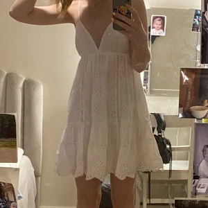 Klänning  - Så söt klänning från Zara, endast använd två gånger, storlek XS ’en passar XS-M