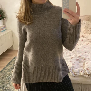 Stickad ulltröja - Så skön stickad ulltröja från & other stories❤️