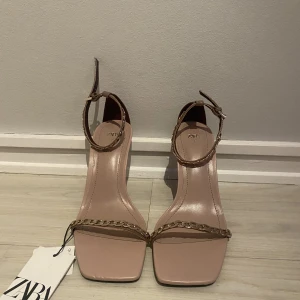 Nya klackar - Snygga klackar från Zara, aldrig använda med prislapp kvar. Nypris: 40€