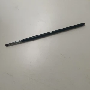 Nagelpensel - Nsgelpensel till att bygga med gel. Mycket bra skick!! Aldrig använt 