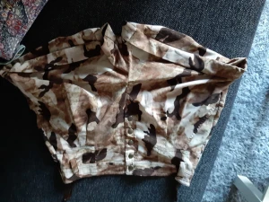 Short - Är ifrån spanien 