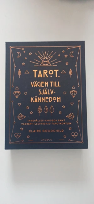 Tarot, vägen till själv kännedom  - Handbok samt tarotkortlek Pris 150kr plus frakt