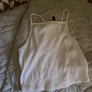Topp tillsluu - Aldrig använt den. Den är i nyskick och har nyss tvättas. 