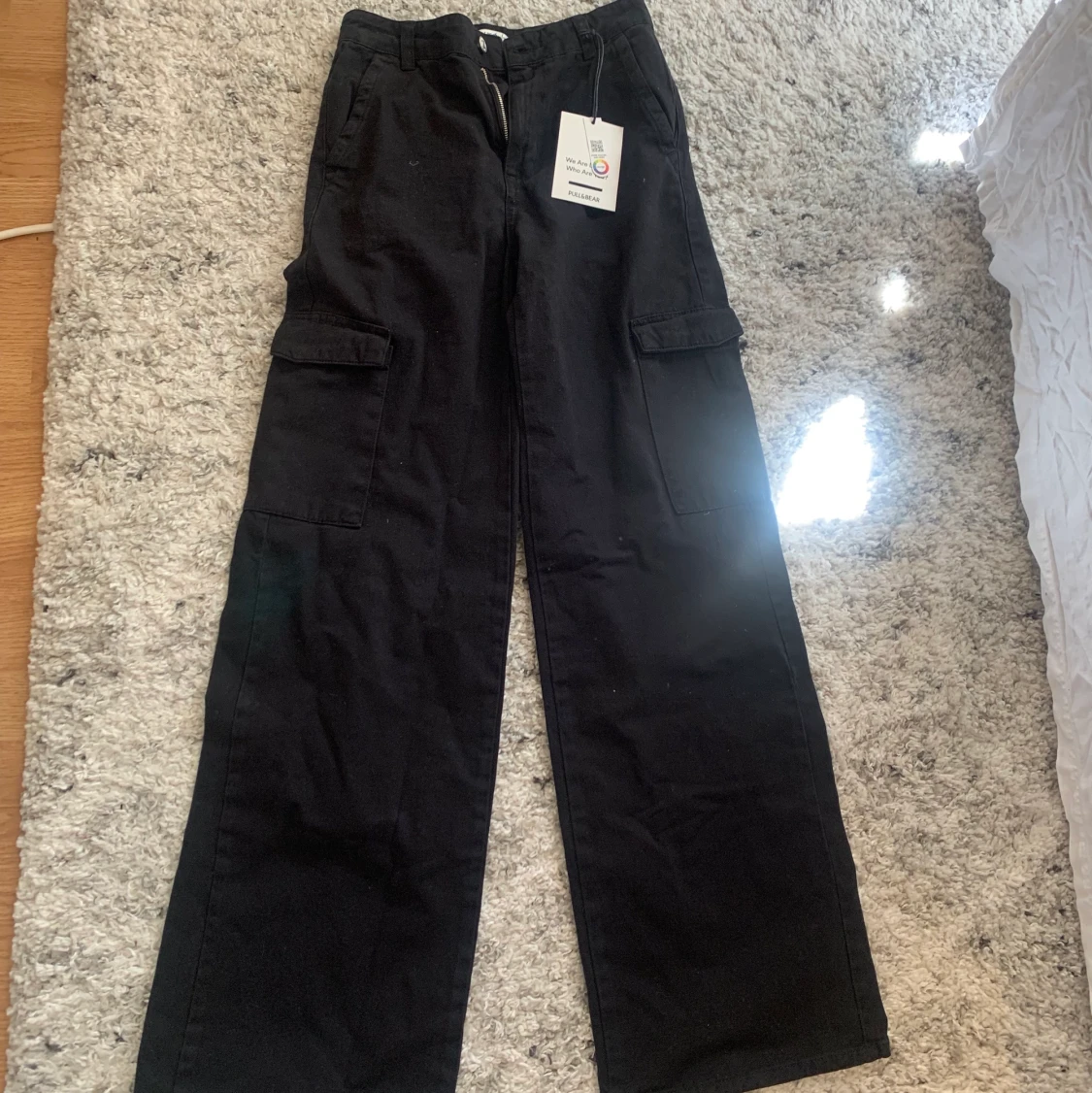 Svarta cargobyxor i storlek XS - 90