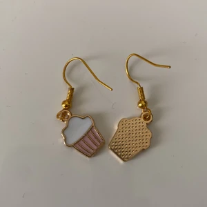 Örhängen  - Örhängen som ska föreställa muffins! 