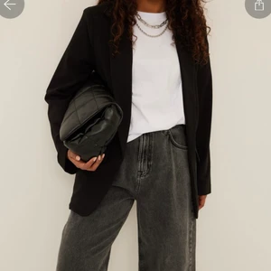 Nakd blazer - Nakd mest populära blazer i svart! Prislapp kvar i stlr 36. Nypris 539kr 😌🫶🏽