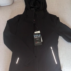 softshelljacka - Sprillans ny softshelljacka i stl m men sitter som en xs 