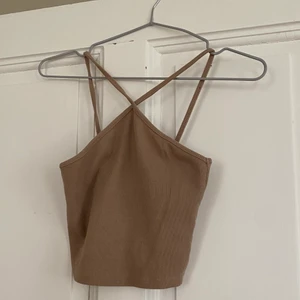 Topp - Somrig topp från zara, använd typ 2 gånger. 🦋