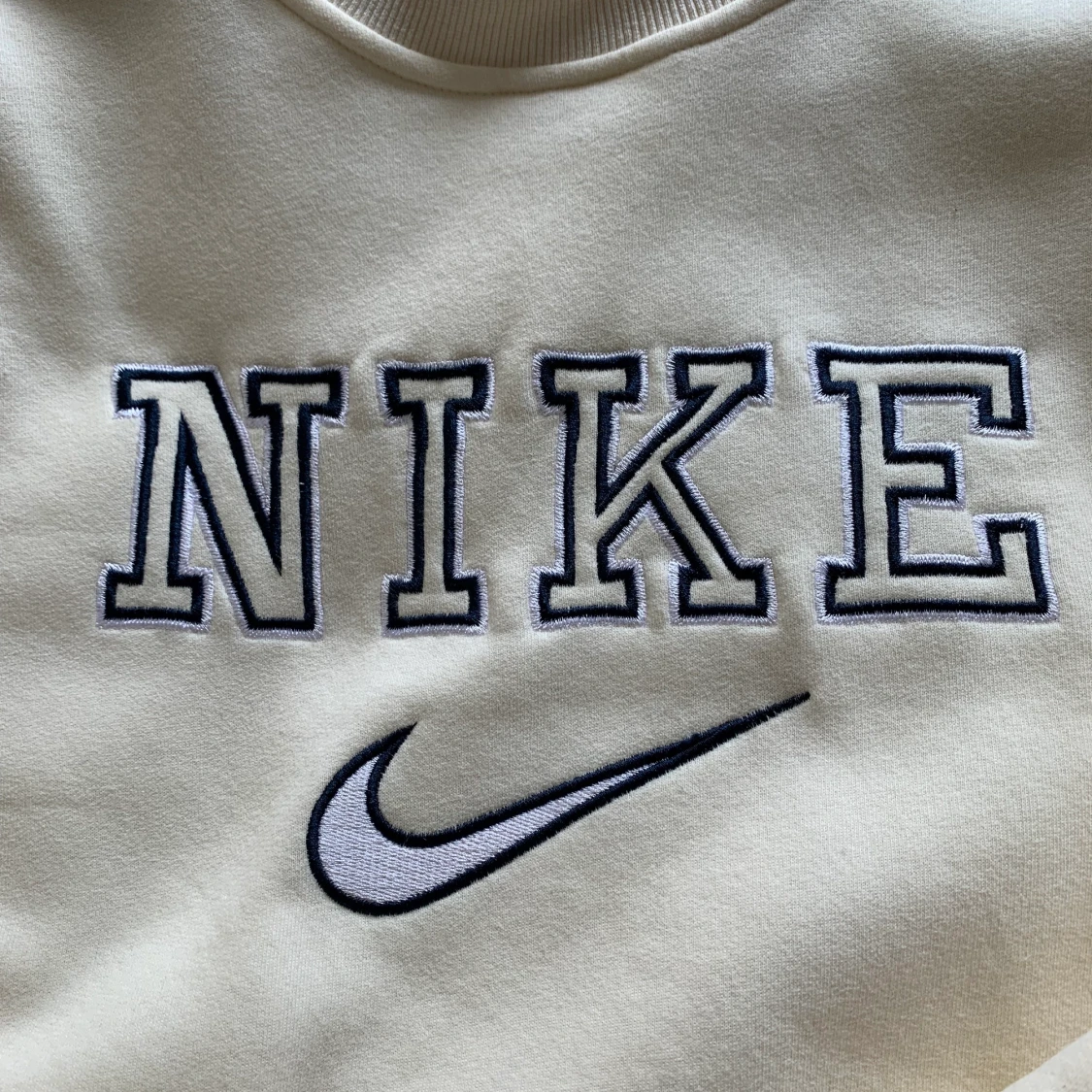Nike beige sweatshirt - 90