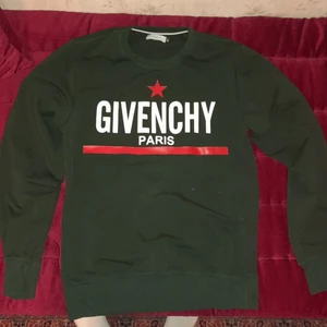 S/M Givenchy Paris  - Väldigt fräsch använt några gånger fick som present