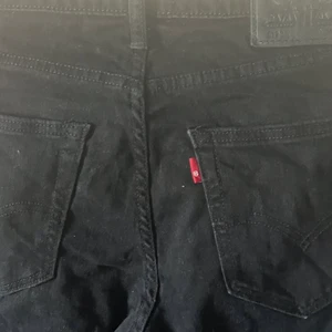 Levis byxor - Svarta och använda 4 gånger