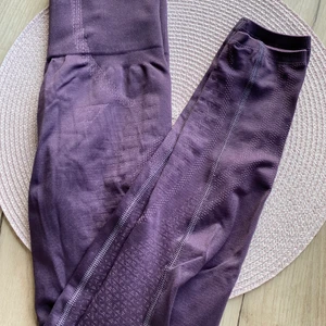 Gymshark  - Gymshark Apex i storlek XS. Använda en gång så i nyskick, bara lite skrynkliga för legat vikta i lådan längre, därav jag säljer, har för mycket kläder jag inte hinner använda. Köparen står för frakten