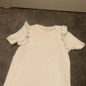 T-shirt  - Säljer denna jätte fina T-shirt 