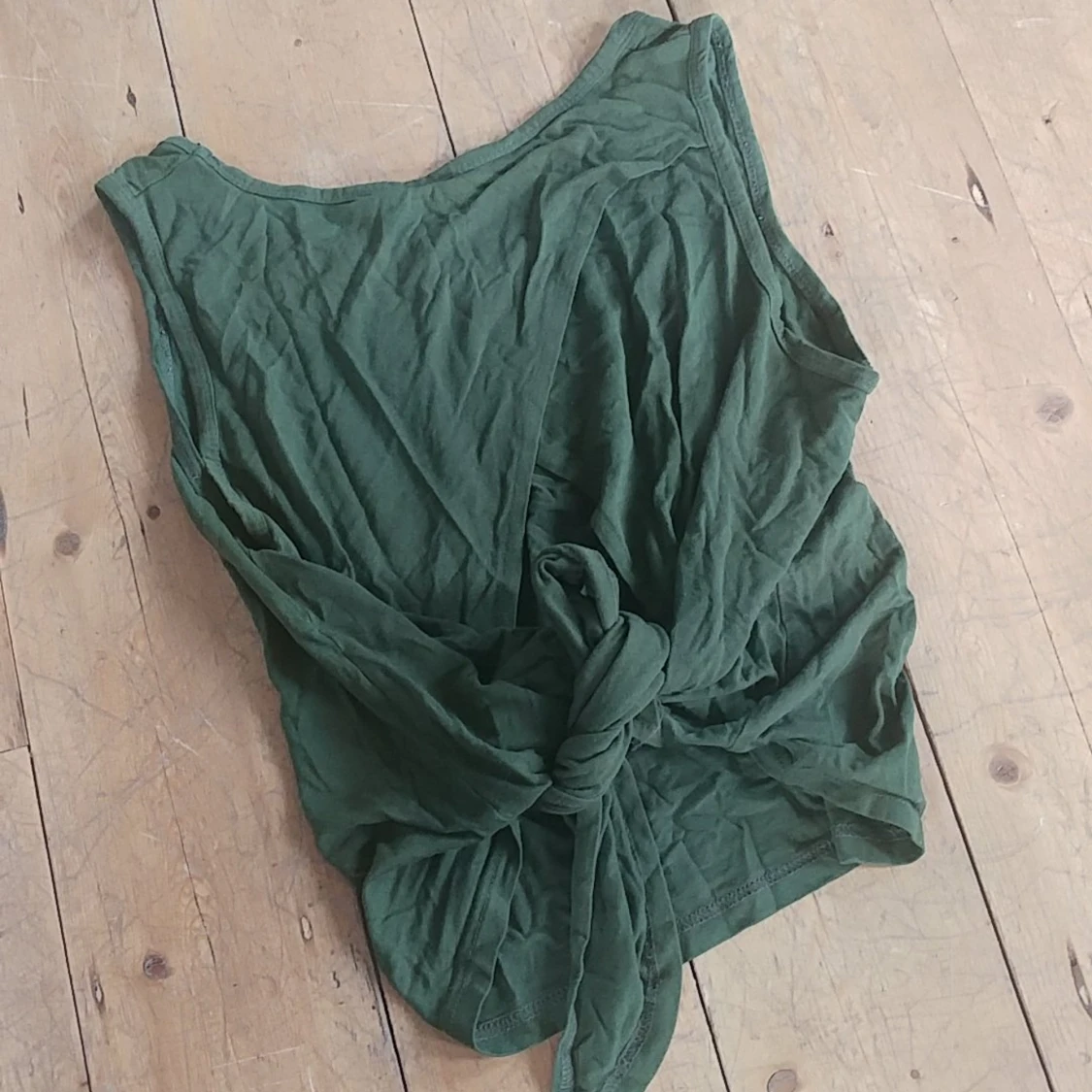 Grön flowy topp - 91