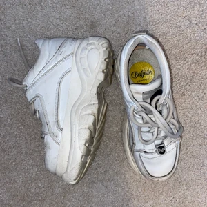 Buffalos - Riktigt använda buffalos men i gott skick. Hade behövs en rengöring. Storlek 38 