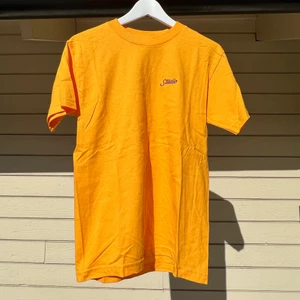 Studio skateboards t-shirt - Sprillans ny!  Kontakta privat vid intresse. 😁