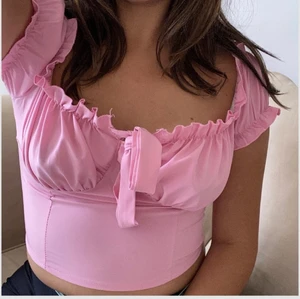 Söt rosa topp! - En jättesöt rosa topp! Storlek XS pris går att diskutera vid snabb affär✨
