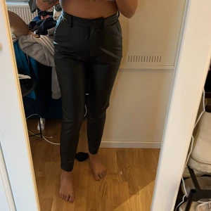 Skinnbyxor - Köpt från Nakd använt fåtal gånger.