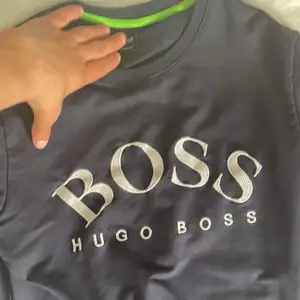 Hej nu säljer jag min hugo boss som jag inte använder längre o min sail recing kofta dom är i bra sick. Pris Kan diskuteras vid snabb affär 