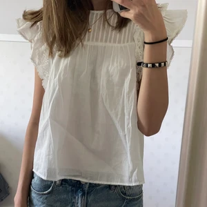 Tröja &other stories - Super fin populär tröja från &other stories! Storlek 36, aldrig använd och prislapparna kvar! Nypris 499kr.💜