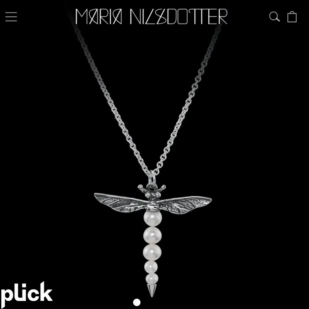 Hej ! Säljer detta super snygga Maria Nilsdotter halsband och skulle även kunna tänka mig att byta något annat ifrån Maria Nilsdotter ❤️ kom med egna bud inga skambud tack🫶 längden på kedjan är 45 tror jag . Accessoarer.