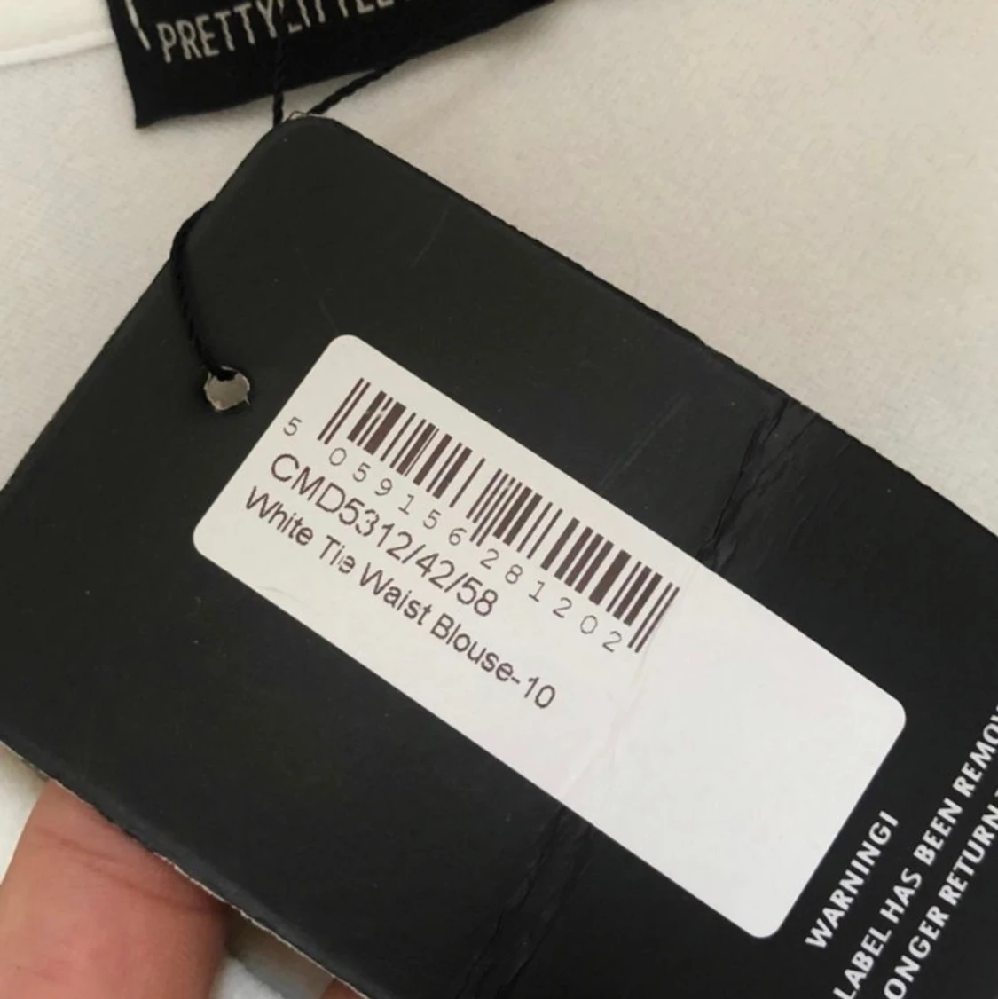 Vit blus med bälte  - 90