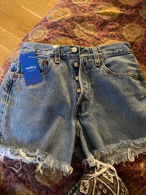 Levisjeans - 501 Nyskick i princip bara provat de 