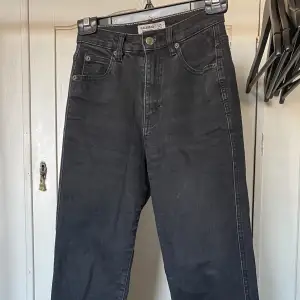 Svarta jeans från pull&bear