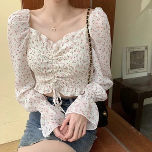 Söt blommig långärmad topp - Gullig topp från yesstyle med blommigt mönster och funktion att dra ihop framsidan, perfekt för sommaret💐