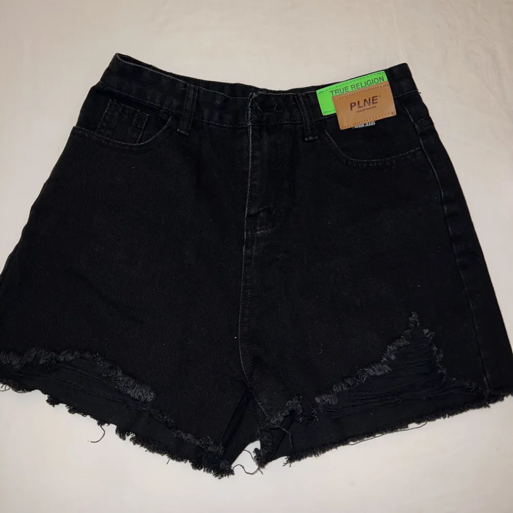 Skit snygga shorts från Thailand använde några gånger i Thailand men sen aldrig mer, säljs för 50 frakt står du för . Jeans & Byxor.