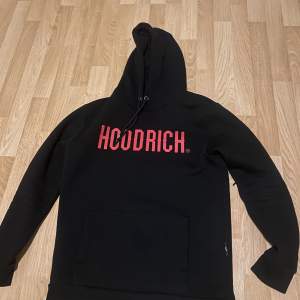 Hoodrich hoodie från JD Sports onlinebutik 