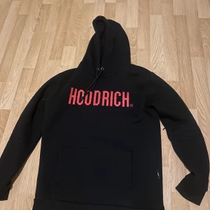 Hoodrich Hoodie - Hoodrich hoodie från JD Sports onlinebutik 