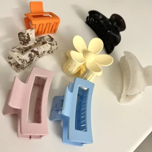 Hårklämmor - 1 för 25kr. 2 för 40kr🌸