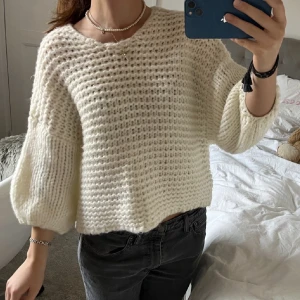 Stickad tröja💕 - Säljer denna as fina stickade tröjan 💕 men får ingen användning av den💕 skriv privat för mer bilder 