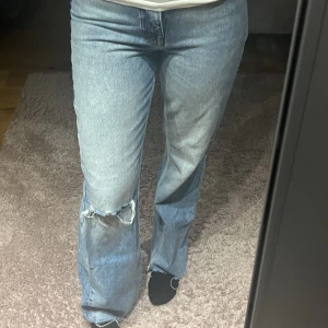 Zara jeans - Säljer dessa jeans från zara i storlek 40!