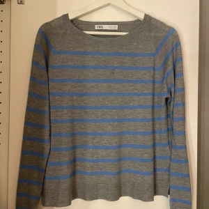 Zara tröja - Slut såld tröja ifrån Zara☺️ i stl m men passar dom som har s,xs också