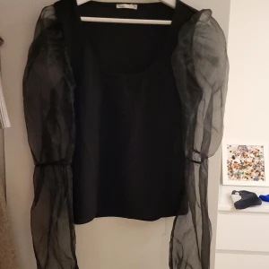 Topp - Snygg fest topp med genom skillnade armar! 