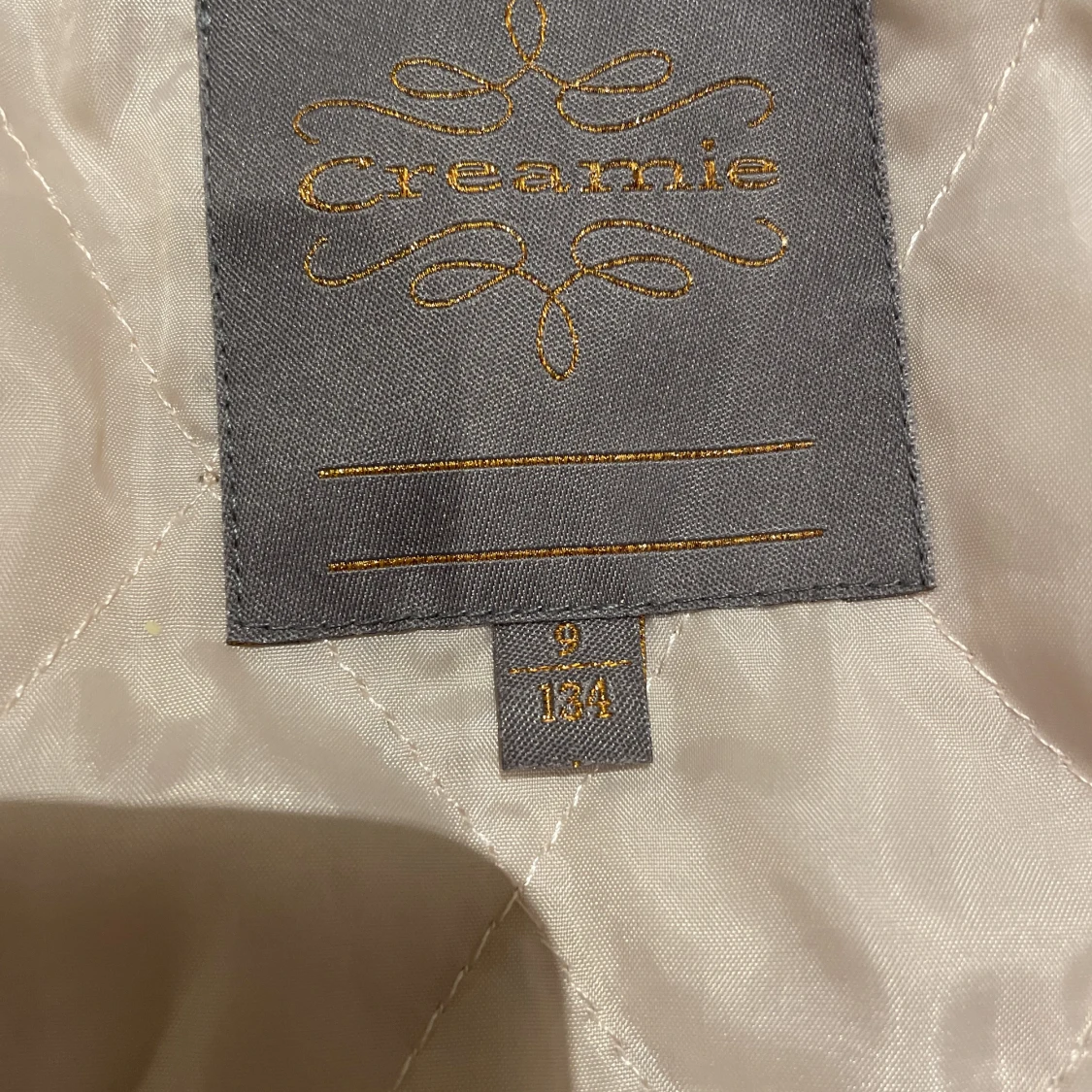 Härlig pälsjacka i strl 134 - 90