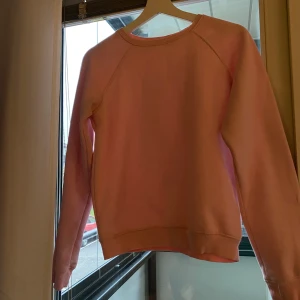 Rosa swetshirt - Helt vanlig rosa swetshirt Nypris 150 Mitt pris 50