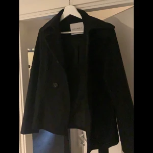 Zara kappa - Säljer min fina zara kappa i storlek S, då den inte kommer till användning💓 Budgivning igång då så pass många är intresserade! 