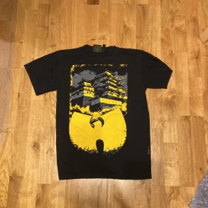 Wu Tang Shaolin Temple Tee - Wu Tang Shaolin Temple Tee från Wu Wear. Storlek M (tts) Knappt använd Mått kan lösas vid intresse