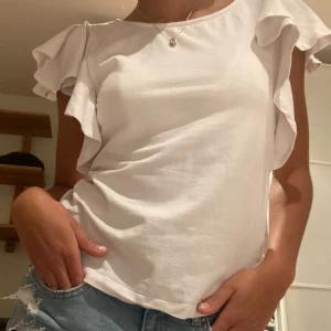 Topp - Så gullig topp från Cubus!💕  Kolla mina likade bilder för info om policy och frakt!